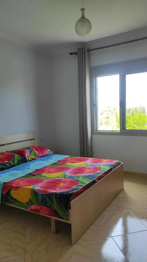 Guesthouse Isolde Влёра Гостевой дом