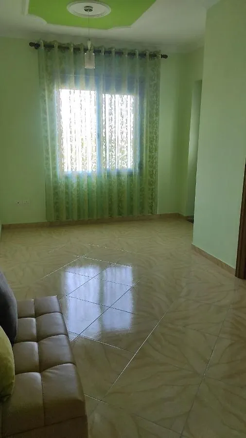 Guesthouse Isolde Влёра Гостевой дом