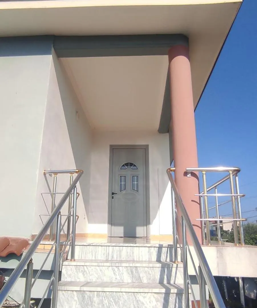 Guesthouse Isolde Влёра Гостевой дом
